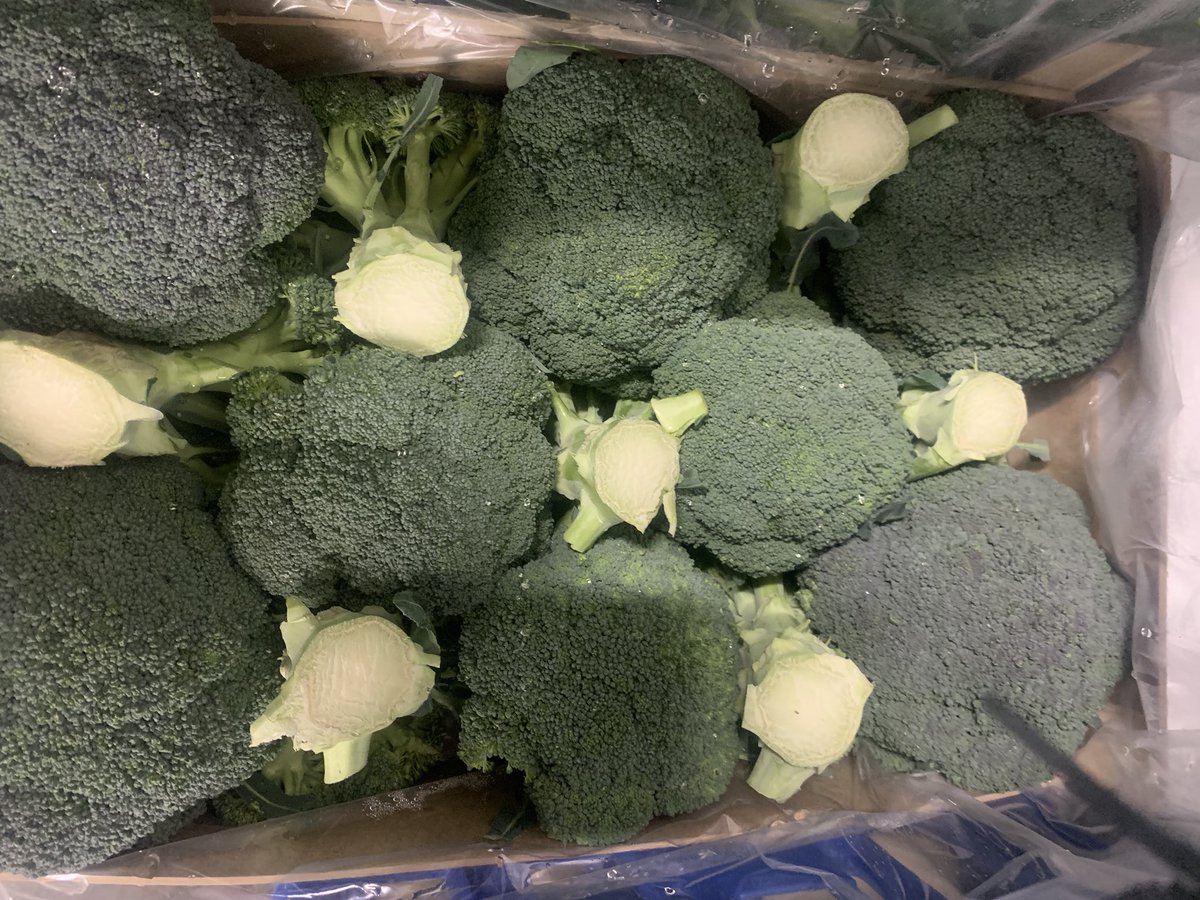 As an #independent Greengrocer we’ve had our best week ever in #February it’s fantastic to explain truthfully what’s going on to customers old &amp; new &amp; hopefully the #supermarkets have finely Fucked it up for themselves #Greed when you #shoplocal we tell the truth 👊👊