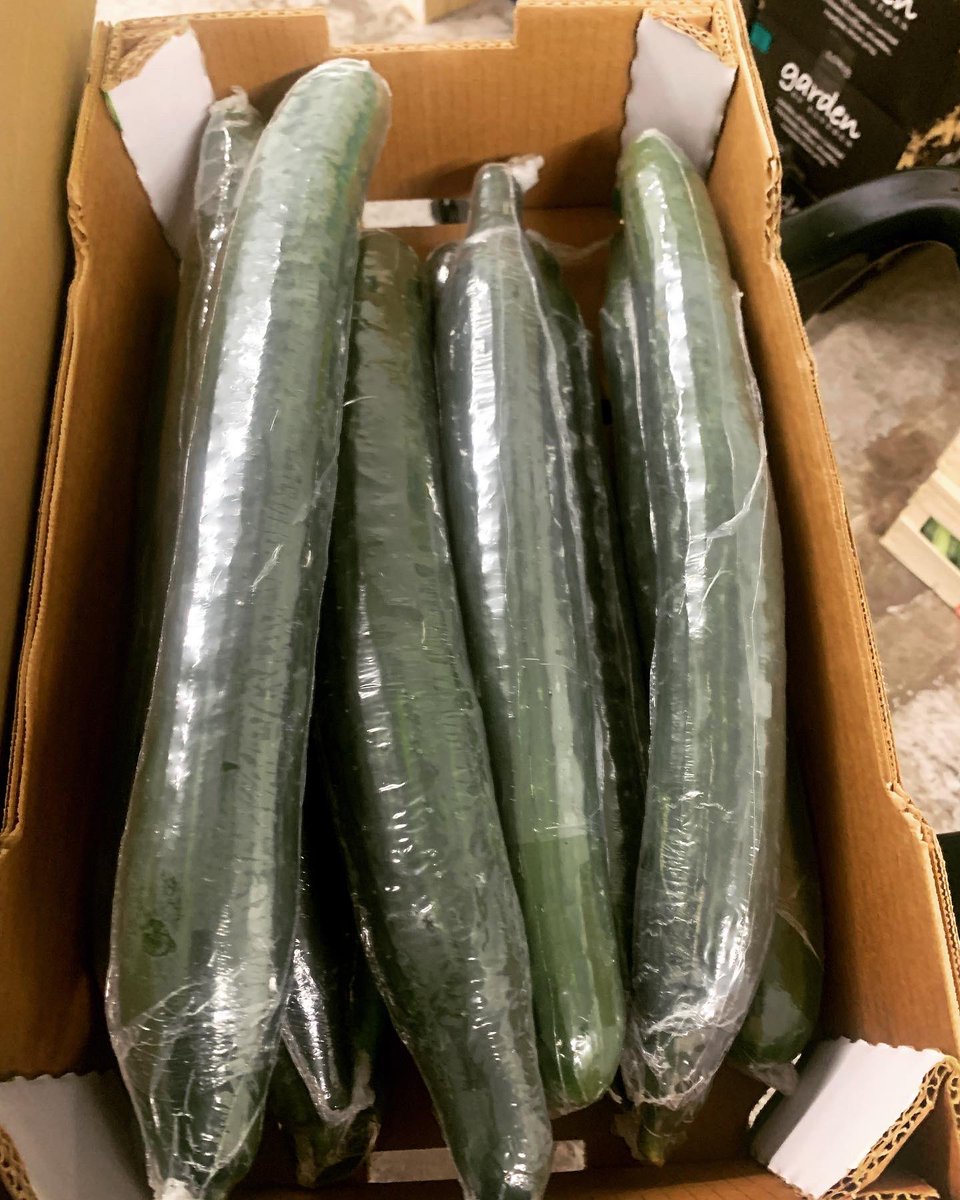 TatwsTrading's tweet photo. As an #independent Greengrocer we’ve had our best week ever in #February it’s fantastic to explain truthfully what’s going on to customers old &amp; new &amp; hopefully the #supermarkets have finely Fucked it up for themselves #Greed when you #shoplocal we tell the truth 👊👊 https://t.co/5M79NsHGNU