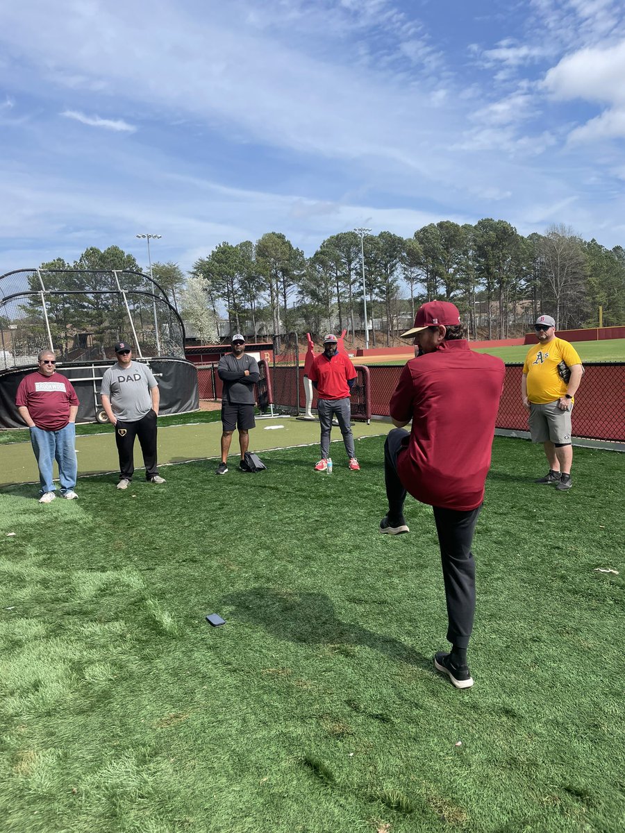 bwoodbsball's tweet photo. Shelly talking to our Brookwood Baseball Association Youth Coaches!
@coachznutt17 | #BurnTheBreeze https://t.co/WNryFbjKiC