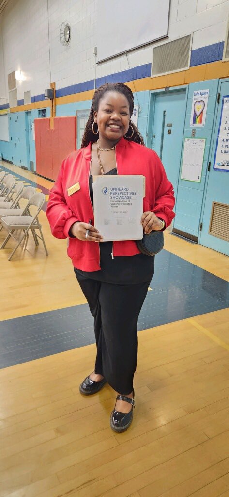 Abisola sharing some of her wisdom at the <a href="/HCPSS/">HCPSS</a> Unheard Perspectives event! 💚💛 #blackhistorymonth <a href="/HoCoSMOB/">Lamia Ayaz</a>