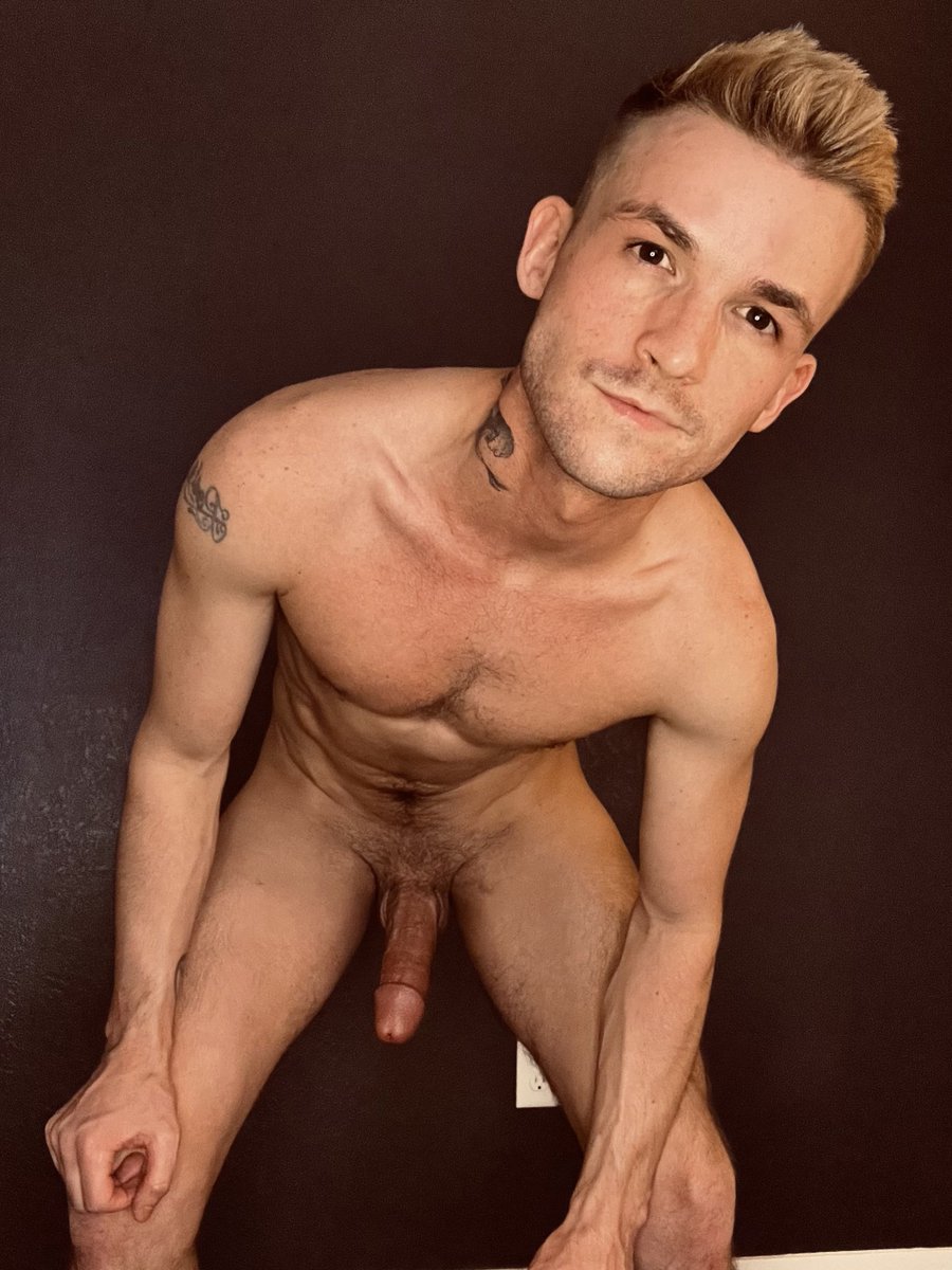 laneXcolten's tweet photo. Hi 🙂 https://t.co/6NKFoGj1R0