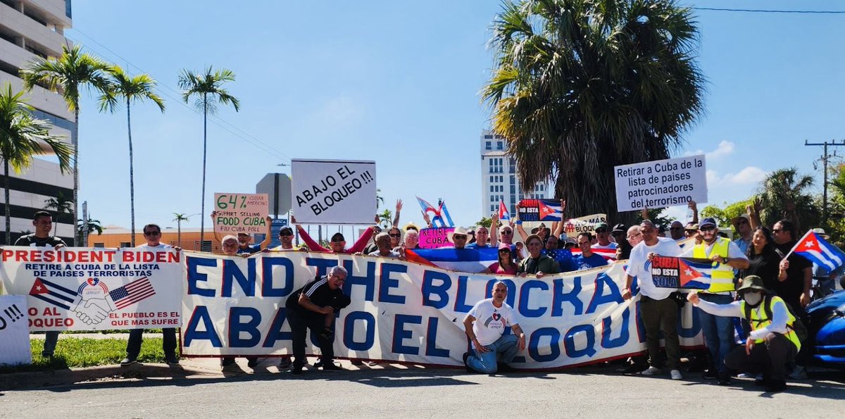 BrunoRguezP's tweet photo. Imposible silenciar tantas voces que en el mundo respaldan nuestro justo reclamo a vivir #MejorSinBloqueo.

Organizaciones solidarias, amigos y cubanos se movilizan #JuntosXCuba para denunciar esa política abusiva y criminal que asfixia y castiga a todo un pueblo🇨🇺. https://t.co/Q4WtSzIPfL