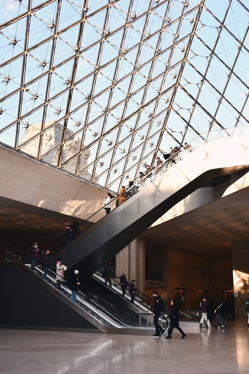 JulietteBercot's tweet photo. Quelques photos au @MuseeLouvre ce matin ✨ https://t.co/URd4Uiaq8r