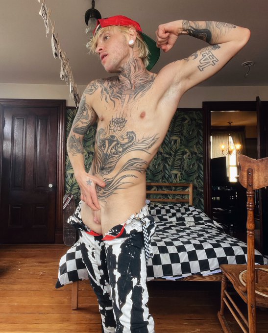 Whose he? …My tdick… give him a name, whydontya? I’m serious… ? https://t.co/DbW079AK3V