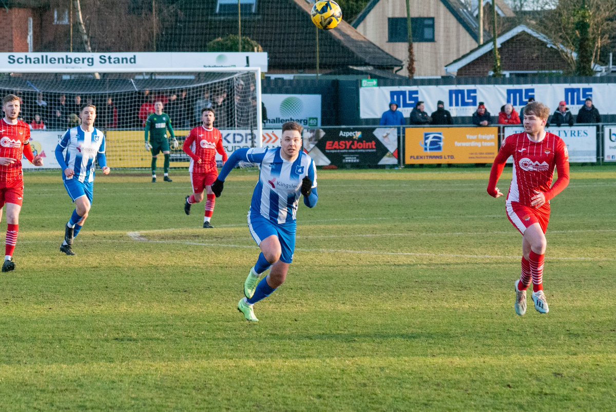 GeoPur1881's tweet photo. ๐ธSecond Half shots from Felixstowe & Walton v Wroxham.#isthmianleague #wroxhamfc #NonLeague https://t.co/Hp4iDawrmX