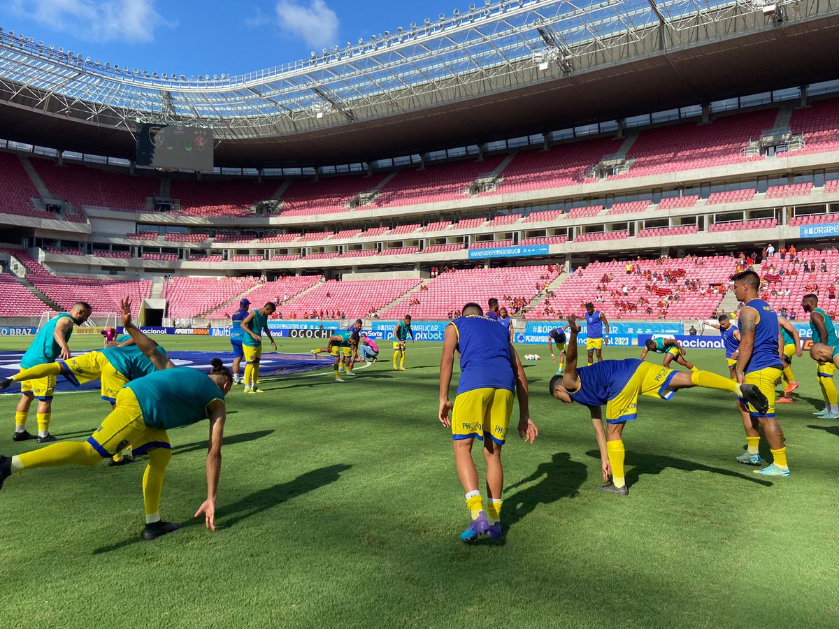 Caruaru City inicia aquecimento na Arena de Pernambuco #trarena 

📸Gabriela Mendes / Caruaru City