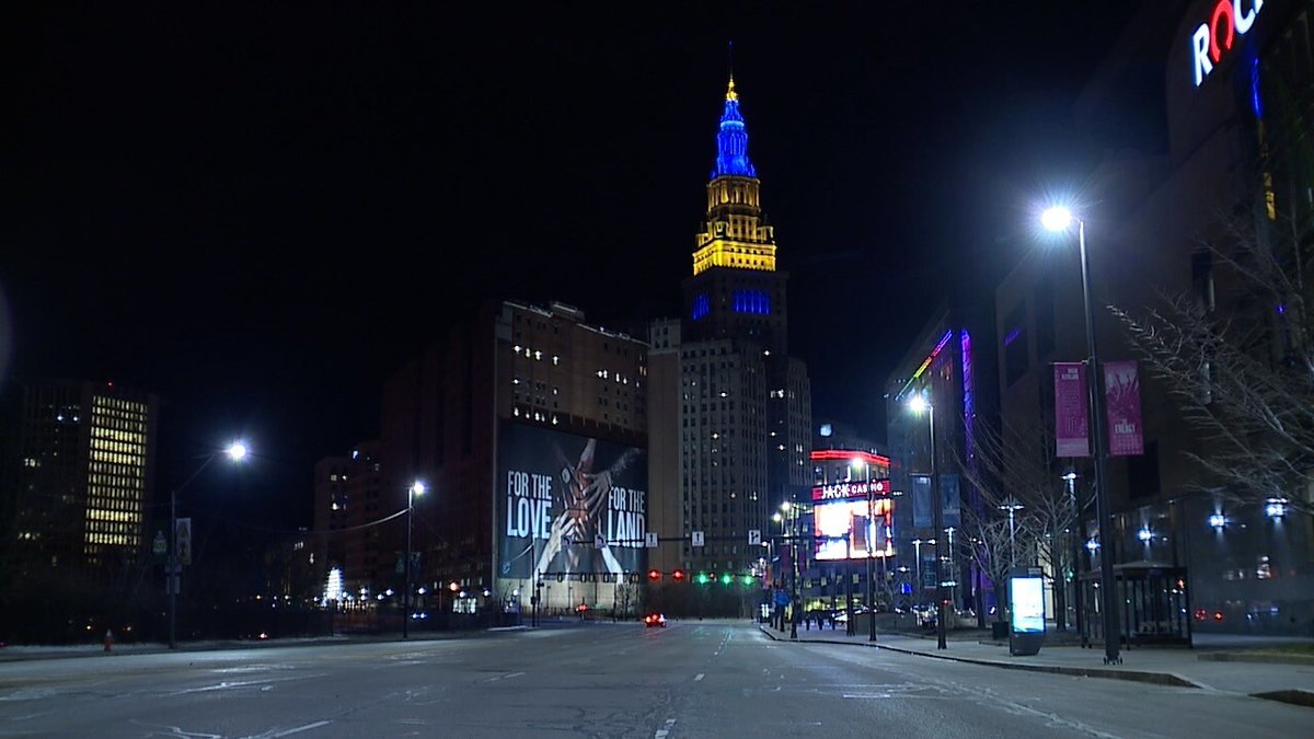 #Cleveland supports Ukraine, TowerCity lit in blue and yellow. I can see from my back yard. #SlavaUkraine
🇺🇦