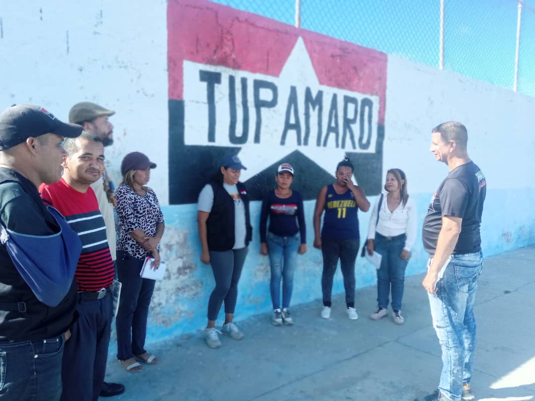 Sucre_MRT's tweet photo. Para el seguimiento y control en el Mpio. @SucreMunMRT, la Dir. Operativa del Edo. @Sucre_MRT orienta reunión de la Estructura Política y Militancia de ese territorio.

La Teoría y Praxis Revolucionaria para el avance de la Organización.

#ComunaYProducción
#JuntosPorLaPatria https://t.co/6ogQU50EPo