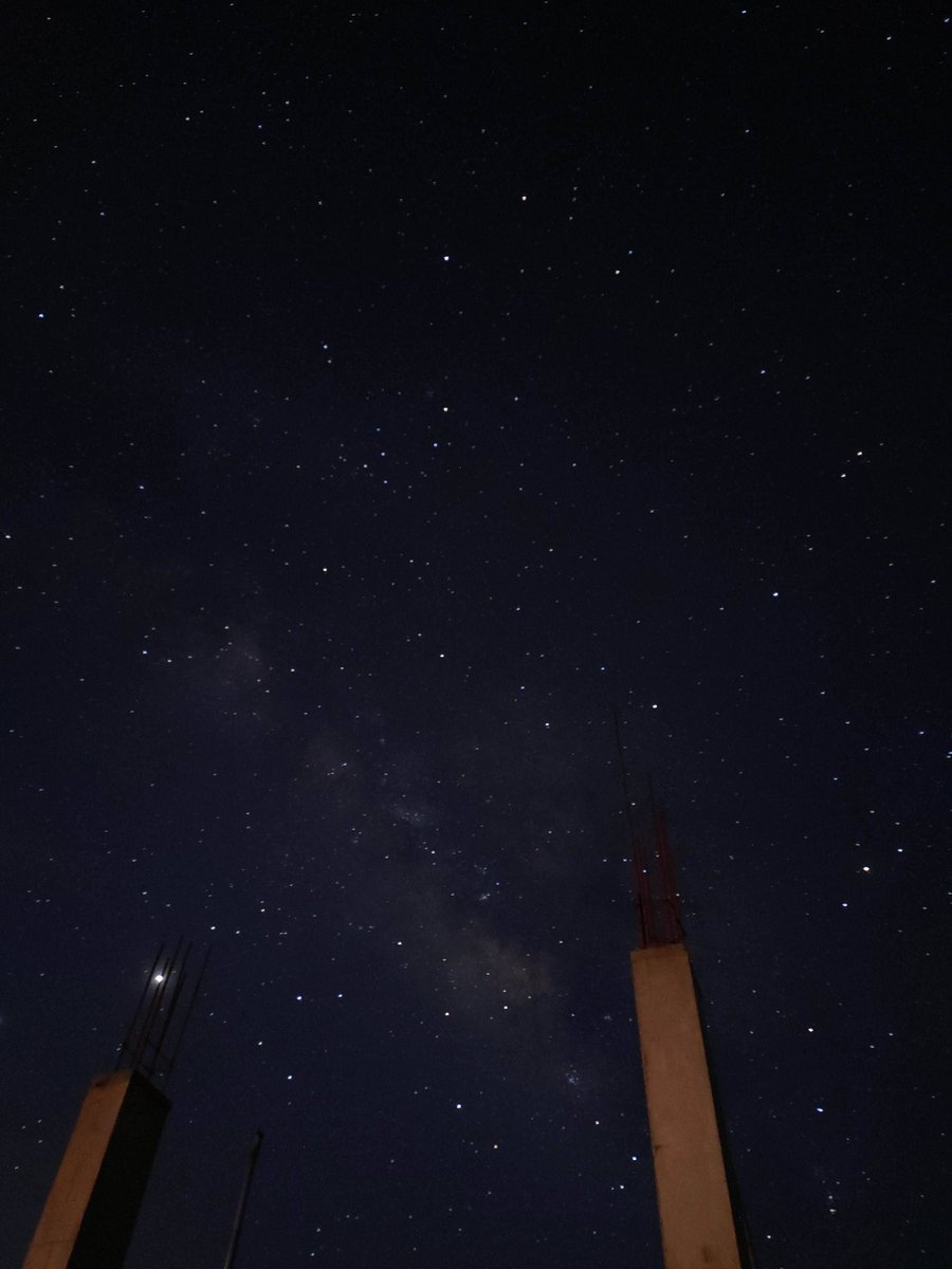 saquibjamil1's tweet photo. We're all just space dust, part of a bigger cosmic dance.
We'll figure out where this dance is headed once we have more clarity, aka the Galaxy S23. :P
#LoveForS #ShareTheEpic #SamsungMembers #Nightography @samsungindia #SamsungUnpacked https://t.co/3DCGhAUPul