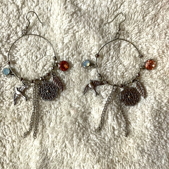 Jenniferperciv2's tweet photo. So good I had to share! Check out all the items I'm loving on @Poshmarkapp #poshmark #fashion #style #shopmycloset #finishingtouch: https://t.co/8KbiPYWlc9 https://t.co/67A9uTakTz