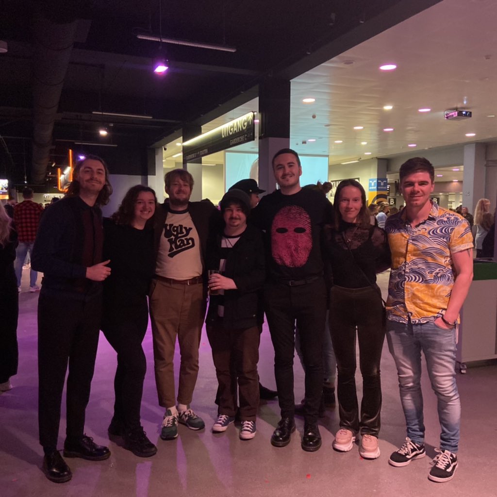 vee 🍉 tweet media