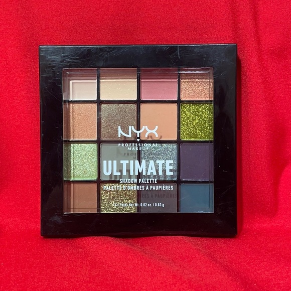 WCattone's tweet photo. So good I had to share! Check out all the items I'm loving on @Poshmarkapp from @SandyM1009 @reyes933 #poshmark #fashion #style #shopmycloset #clinique #nyx #maisonjules: https://t.co/3YRCuqlHyJ https://t.co/88rkkVDtjV