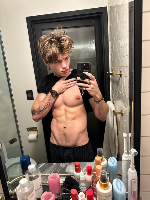 \_-.-_/ https://t.co/69VqyQtxfK<a href="/tag/fitness"class="tags"><span>#fitness</span></a>