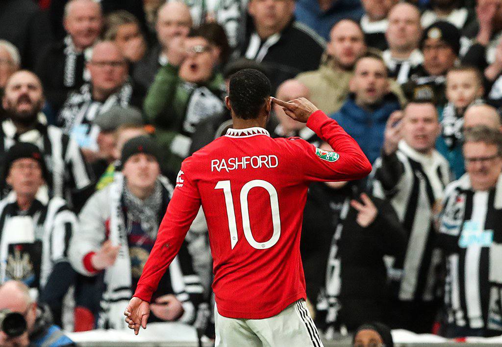 AbenuSamuel's tweet photo. General 
The peace maker
🅱🅾🅽🆉🅰 🅶🅶🅼🆄
#ManchesterUnited #ManchesterUnitedvsNewcastle https://t.co/3hw9NudYxs