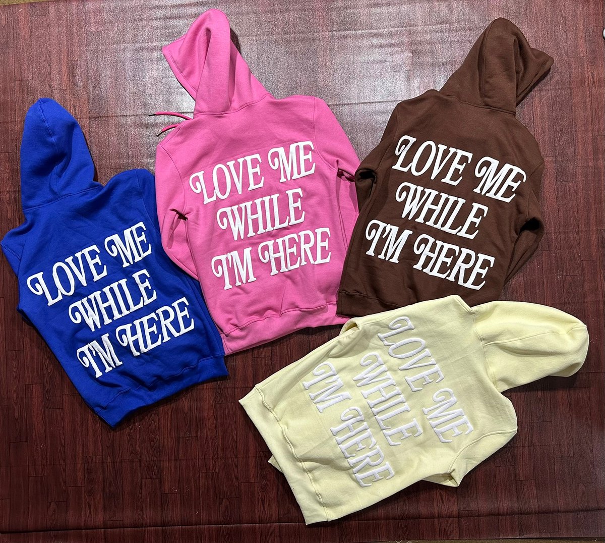 GirlitsCam's tweet photo. @CapitalV____ Besides that do y’all rock with my hoodies 😂 I just launched check my site out for other projects ⬇️
https://t.co/6tuMlfXP5c https://t.co/OxTDNKLcHC
