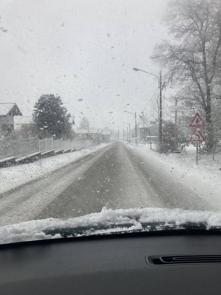 roby1rosso's tweet photo. Finalmente un po’ di neve ❄️🌨️ https://t.co/yRKNk0zBwB