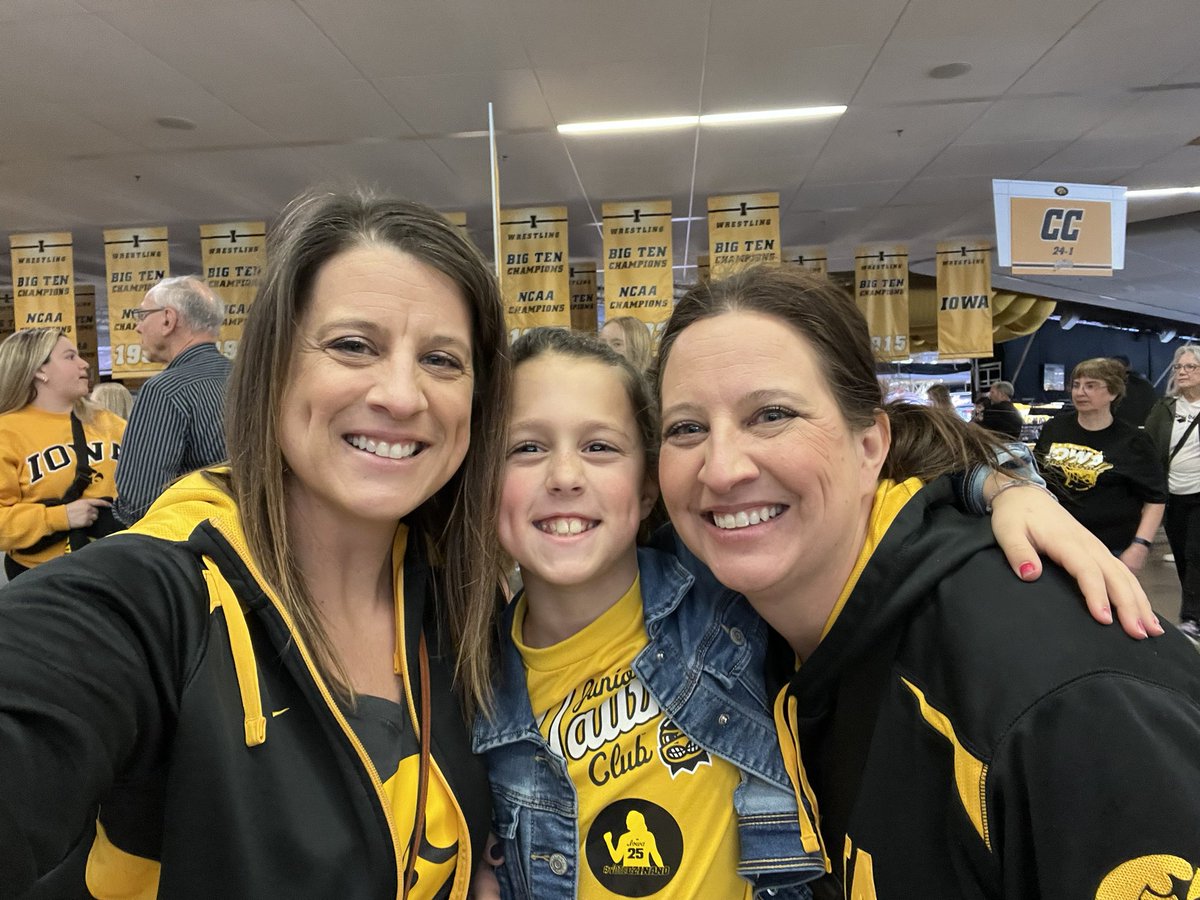 Kelly_Domino's tweet photo. Go Hawks! #fightforiowa @IowaWBB https://t.co/soY9Dn9RBc
