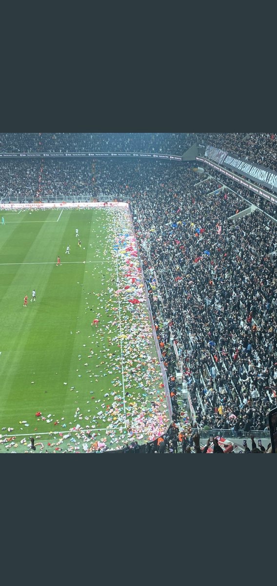 #birGalatasaraylı olarak diyorum ki "Büyüksün Beşiktaş ". Helal olsun 👏👏👏