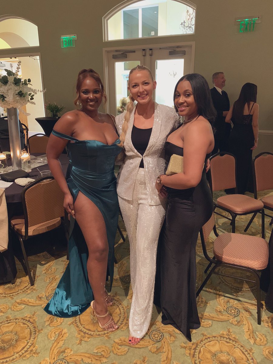 itsHER_Pooh's tweet image. Been hanging around some millionaires it’s safe to say it’s rubbing off 💕 #DWOS