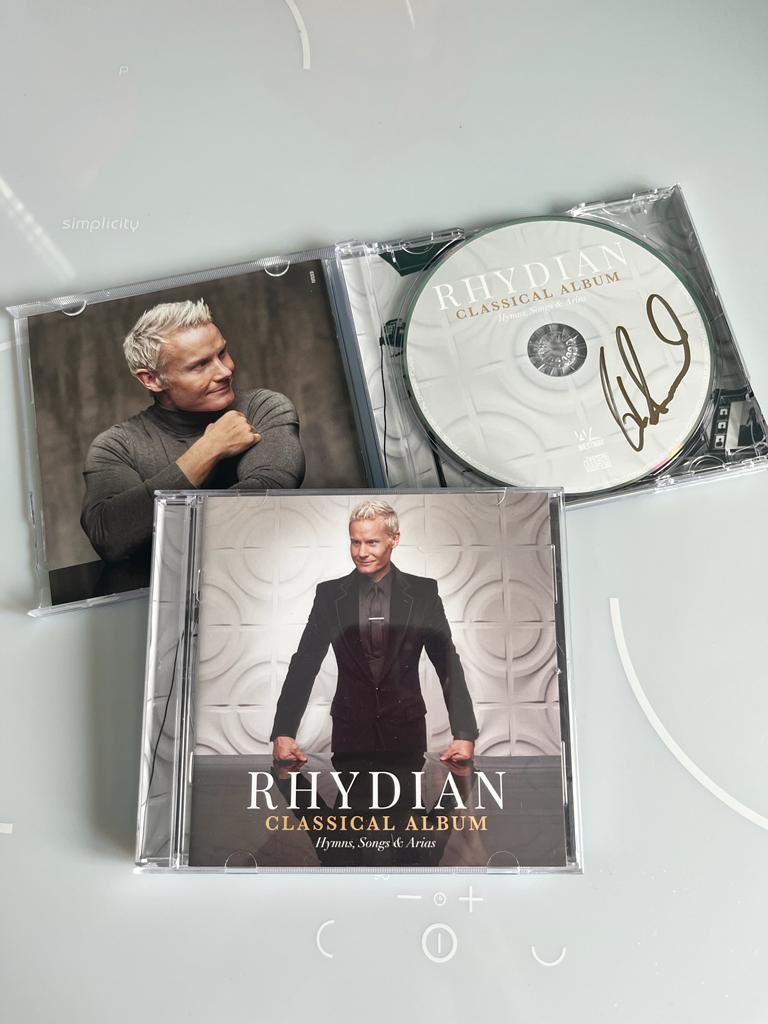 If you like brilliant voices you will love this!Let’s help Rhydian smash Number 1 on the classical charts £5.99!!! slinky.to/RhydianClassic…
Mother’s Day is around the corner ❤️❤️❤️