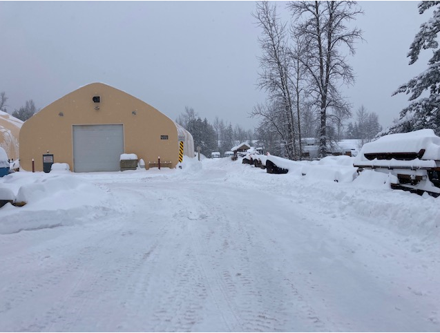 EmconSelkirk's tweet photo. Revelstoke, 50cm of snow and lightly snowing. A few shots of what is happening in and around Revelstoke. Rev Shop,TCH East Avalanche Control and Albert Canyon Chain Up #BCStorm @DriveBC #avalanchecontrol #mvi #roadclosure #BC #Revelstoke @TranBC @TranBCRockyMtn @EmconServicesBC https://t.co/unzzOTRREb