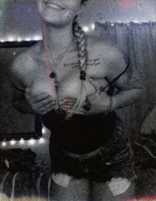 #retweet if you think the girls just look so good in this picture 🔥 https://t.co/qnPKQIg66W<a href="/tag/retweet"class="tags">#retweet</a>