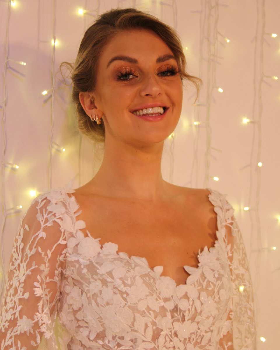 Download our FREE bridal beauty guide and get access to exclusive tips and tricks. It covers all about planning your hair and make-up for your big day!​​​​​​​​
​​​​​​​​
sendfox.com/lp/1w6pgr 
#liverpoolweddingshow #liverpoolweddingvenue