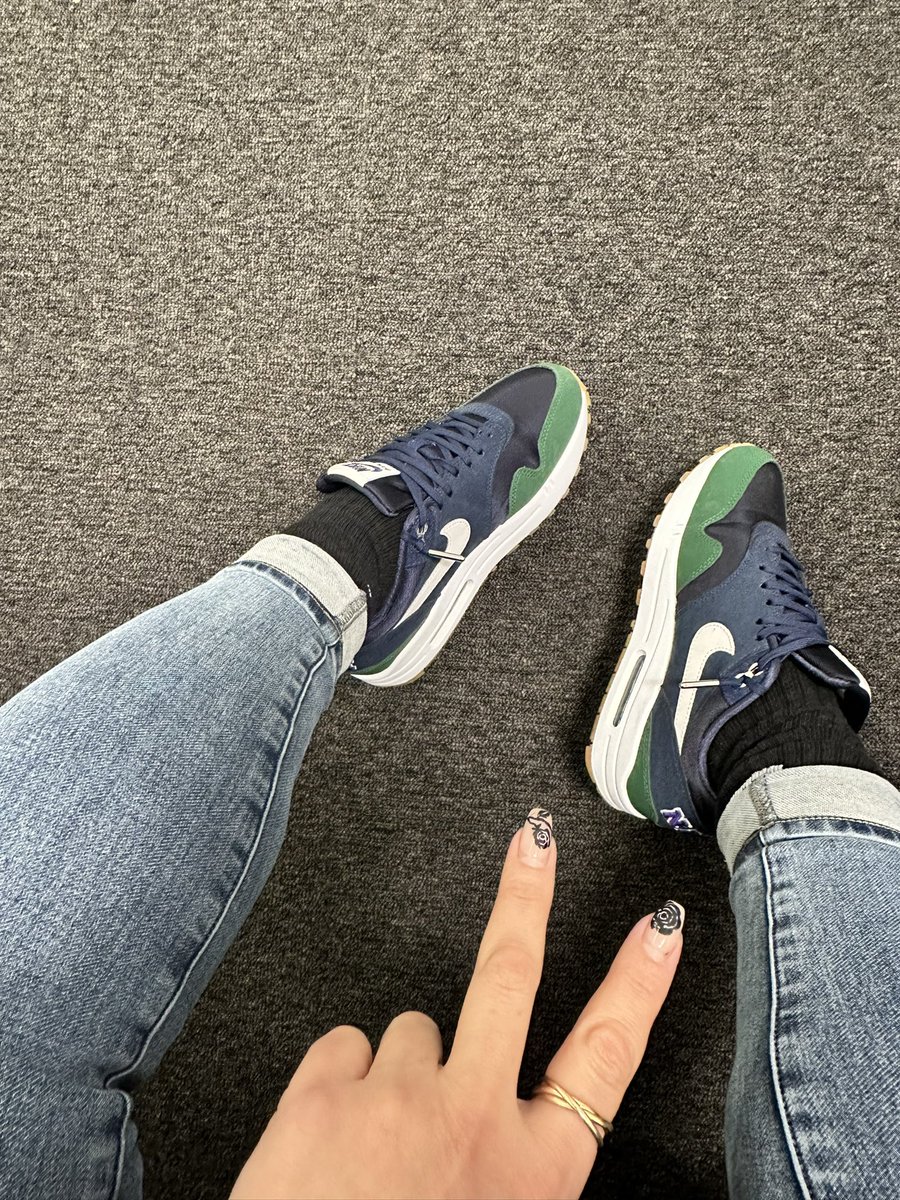 ver2thaonica's tweet image. Today’s feets… comfy AM1’s. Love this colorway so much! #snkrs #nike #am1 #kotd #shegotkicks #blessed
