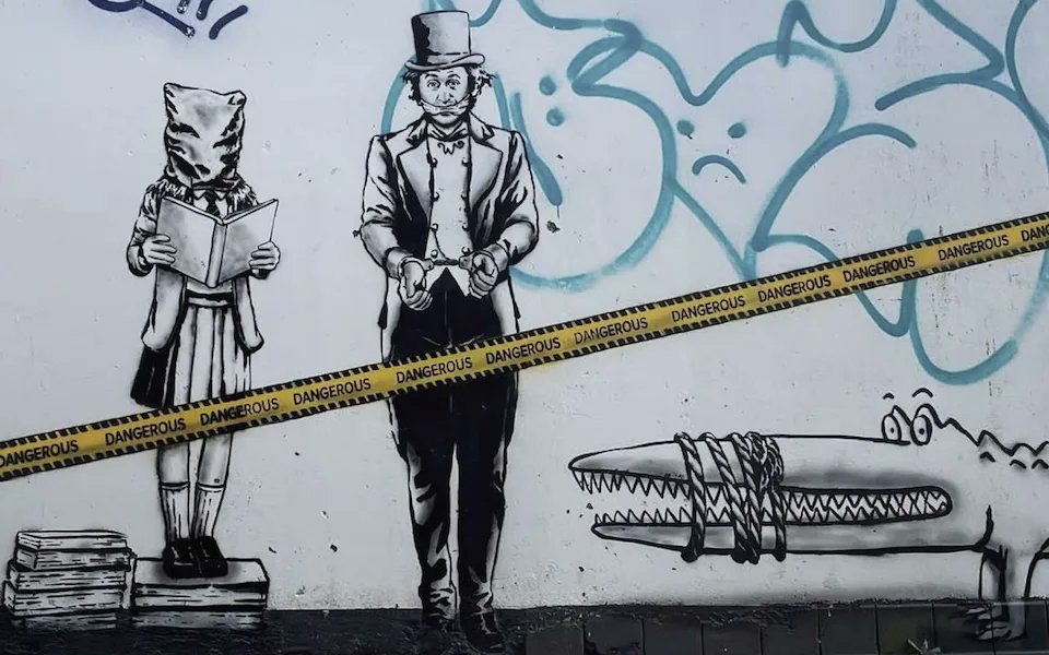 “So please, oh please, we beg, we pray, go throw your TV set away, and in its place you can install, a lovely bookshelf on the wall.”
 - #RoaldDahl

Original versions of Roald Dahl #books to be republished after backlash over changes to his work:
telegraph.co.uk/news/2023/02/2…