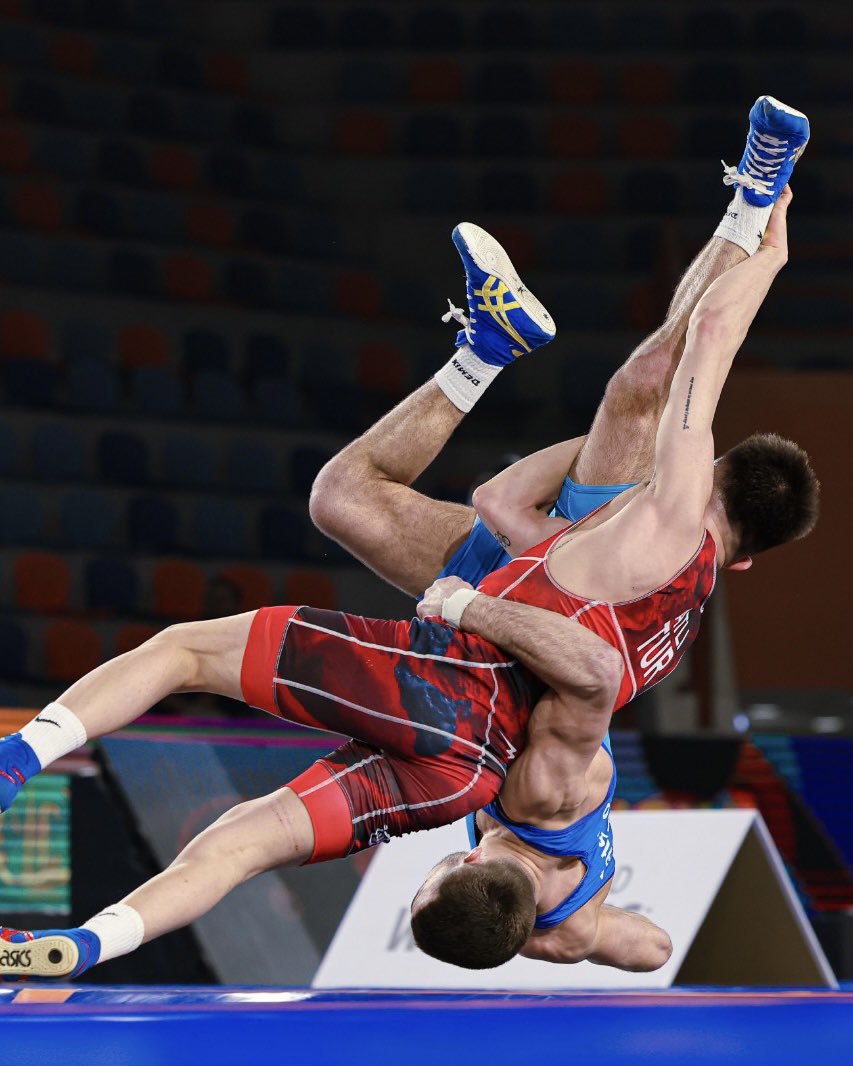 This. Is. Wrestling.

Suleyman ATLI 🇹🇷 and Andrey YARSENKO 🇺🇦 just put up 23 points in an insane six-minute battle, but nothing beat the moment they shared after the match.

#Sportsmanship | #wrestlingunites | #unitedworldwrestling | #uww