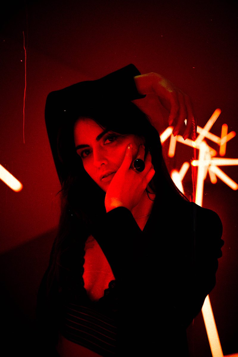 WhatMath_'s tweet image. Vu que insta en veut pas, je poste ici !

Shoot réalisé pendant une exposition de Olivier Ratsi ❤️

instagram.com/mathildebaes