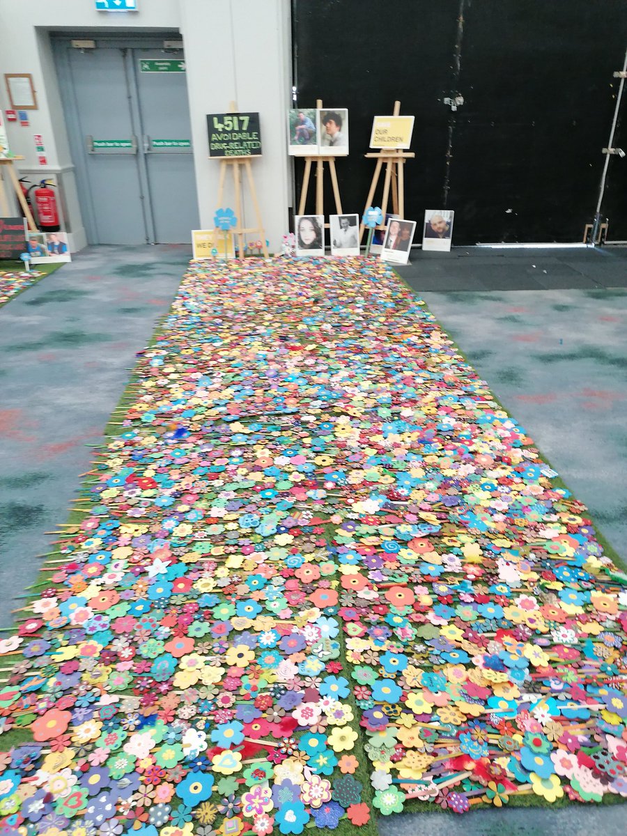 DrRMMilani's tweet photo. The #sociialjustice23 conference remembers 4,517 drug related deaths in the UK in 2020.
I stand for a humain and compassionate response that places drug users at the center of policies/interventions.
@Cranstoun_org #drugdeath #overdoseprevention #stigma #harmreduction #compassion https://t.co/t6kDqPU9Li