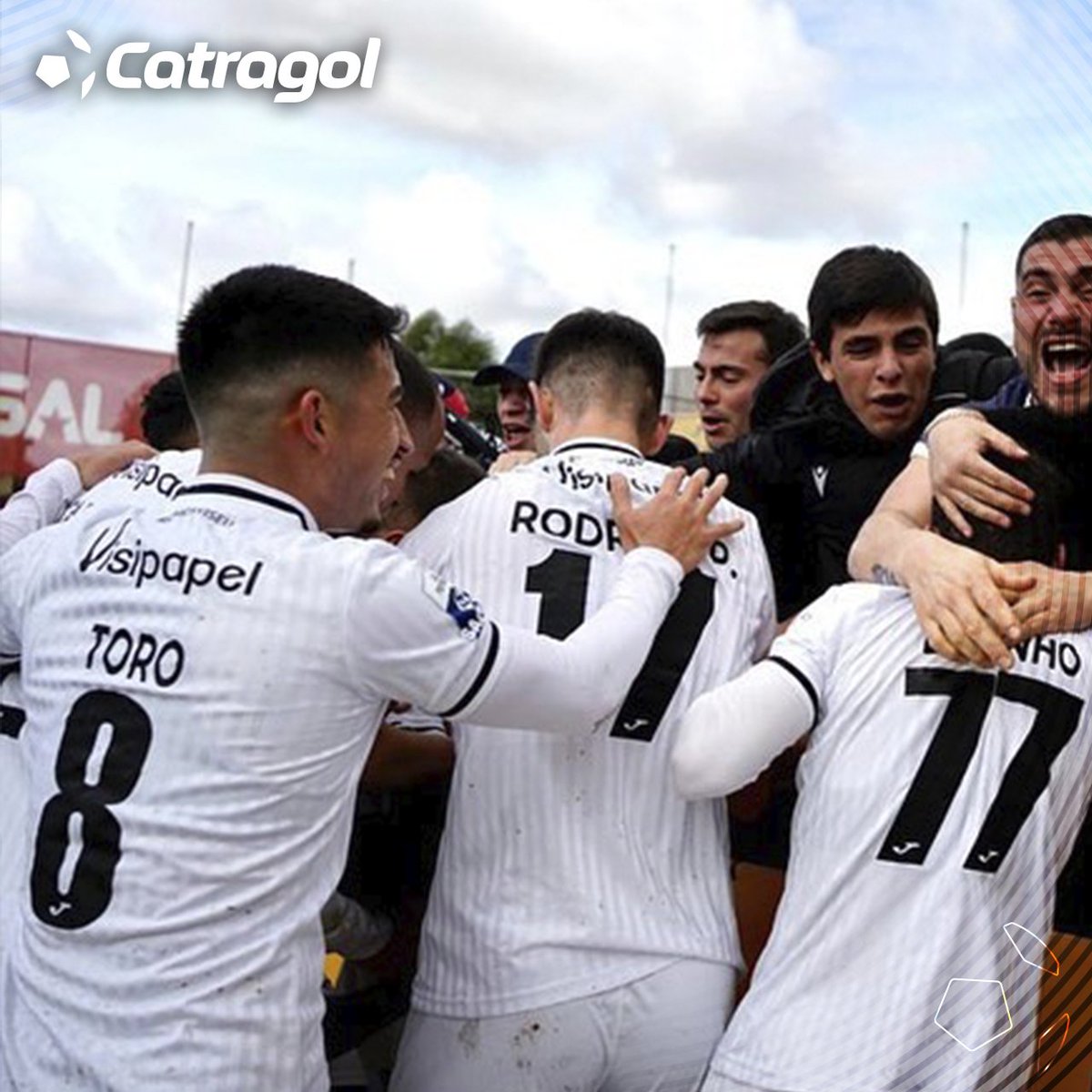 catragol's tweet photo. #Legionarios ¡QUÉ TRIUNFO!
Con Jonathan Rubio 🇭🇳 jugando hasta el 82' el Academico Viseu derroto 2-1 en su visita al Torreense y se posiciona tercero en la tabla.
#Liga2Portugal #AcademicoViseu #JonathanRubio https://t.co/ej8hULiDEU