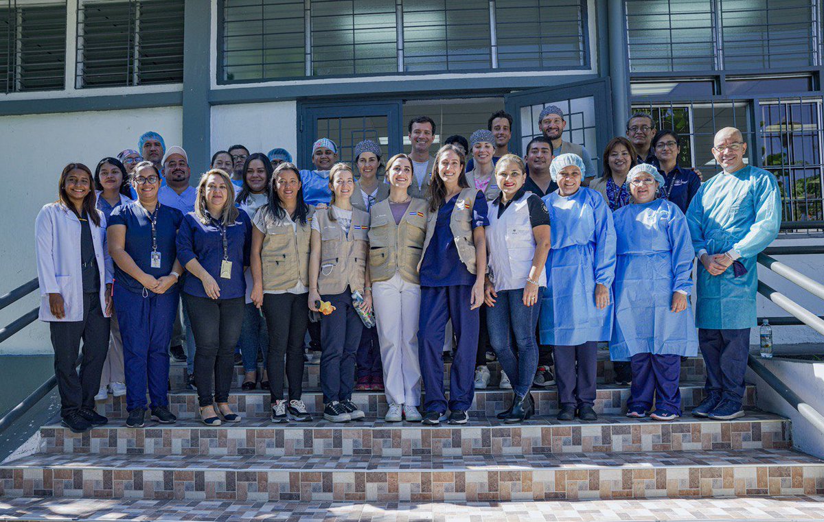 Servicios: 

🦷Cirugías

🦷Obturaciones

🦷Profilaxis 

🦷Reconstrucciones 

🦷Endodoncias

🦷 Limpieza dental 

Dichas atenciones enfocadas para todas las edades.
