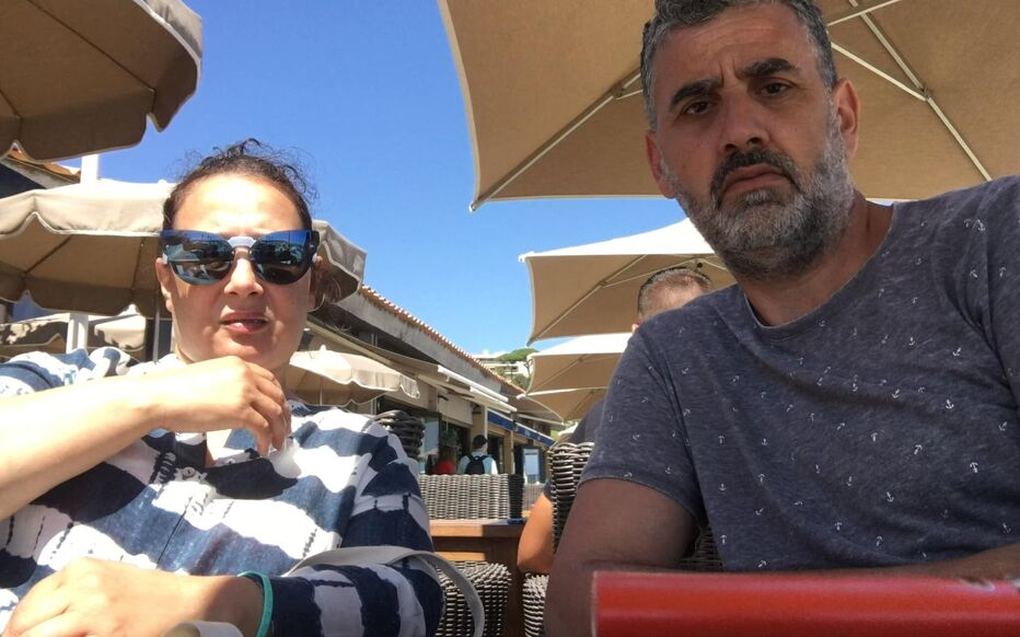 Mediavenir's tweet photo. 🇫🇷 FLASH - Le mari d’#Assia a découpé le corps de sa femme dans leur cuisine après l’avoir étranglé. Il aurait ensuite mis les morceaux dans des sacs poubelle puis dans un chariot de courses, avant de se rendre à Paris en bus pour les disperser aux #ButtesChaumont. (Le Parisien) https://t.co/Ke5FTm6536