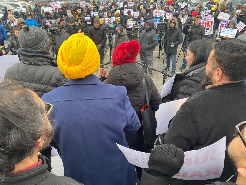 Driver power! Union power!

Striking Uber &amp; Lyft drivers are flexing our power today at LaGuardia Airport