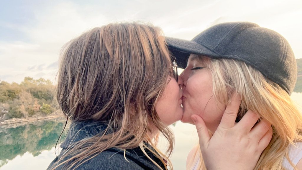 MDorangeon's tweet photo. comme un air de vacance ♡ #LGBTQIASunIsComing https://t.co/z30Wuw9yaI