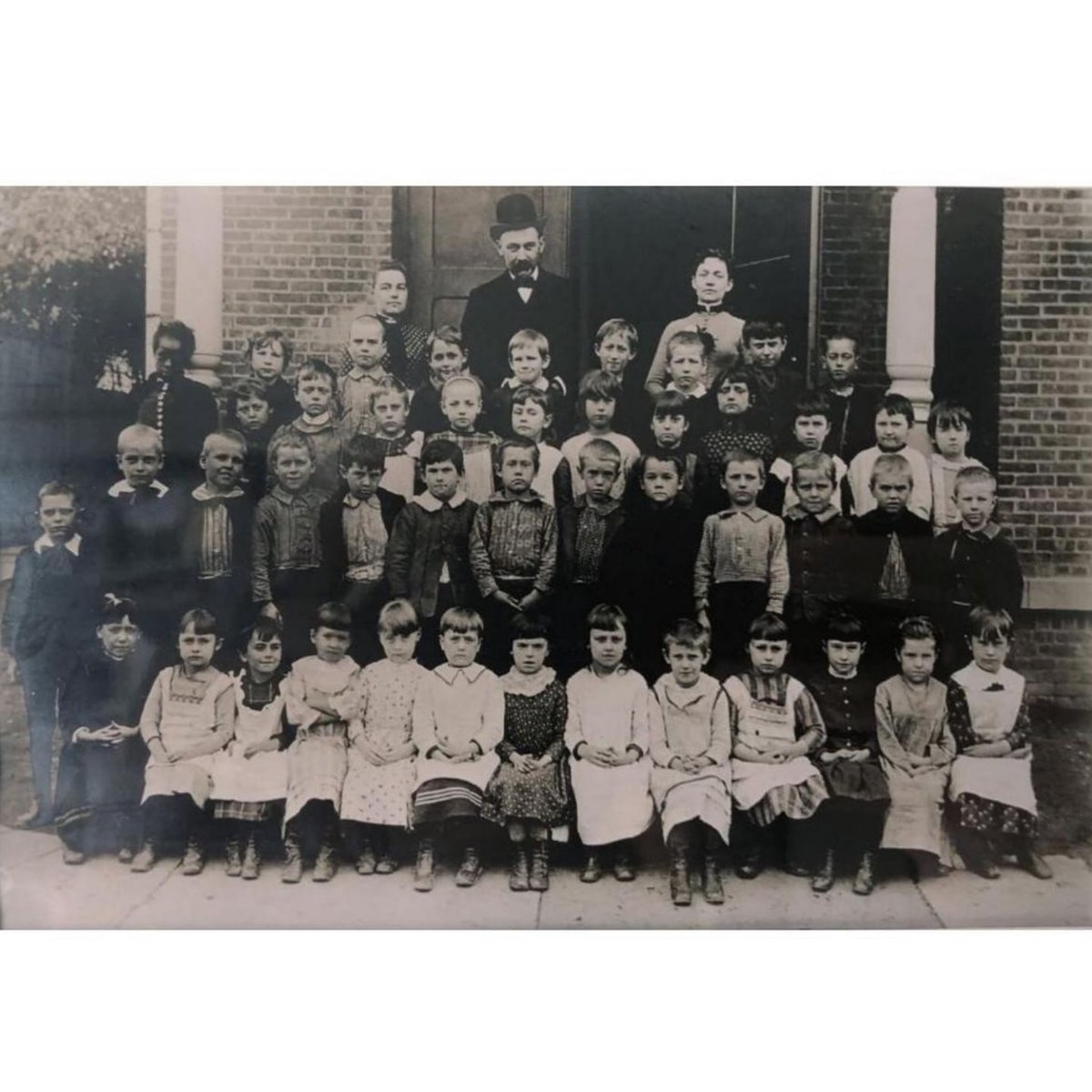 Edward Hopper House tweet media