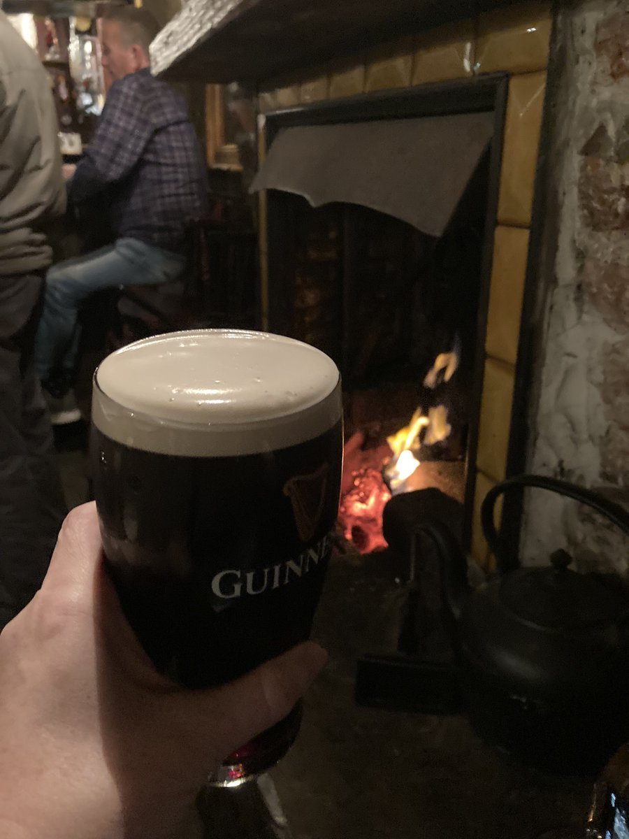 berniemshiels's tweet photo. A perfect Sunday night ! #conways #ramelton https://t.co/JEEvE942qJ