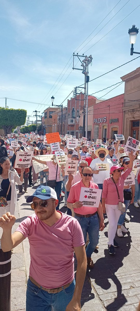 Roberto_Bamar's tweet photo. En todo el país #ElINENoSeToca #MarchaINE #ElINESomosTodos #ElINESeRespeta https://t.co/dj1pS7YFk4