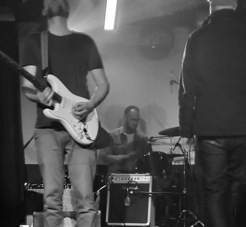 What a awesome night with <a href="/nixontatemusic1/">Nixon Tate</a> loving the new Strat. I think I need to shrink a bit. #