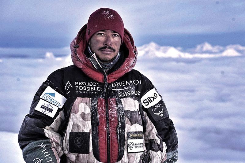 WorldKnownledge's tweet photo. Il existe quatorze sommets de plus de 8.000 mètres dans le monde. 

L'homme que vous voyez ci-dessous (Nirmal Purja, qui a réussi l'ascension hivernale du K2) les a tous enchaînés en l'espace de six mois et six jours. 

C'est tout bonnement un record mondial de vitesse. https://t.co/DqWbrCBiZZ