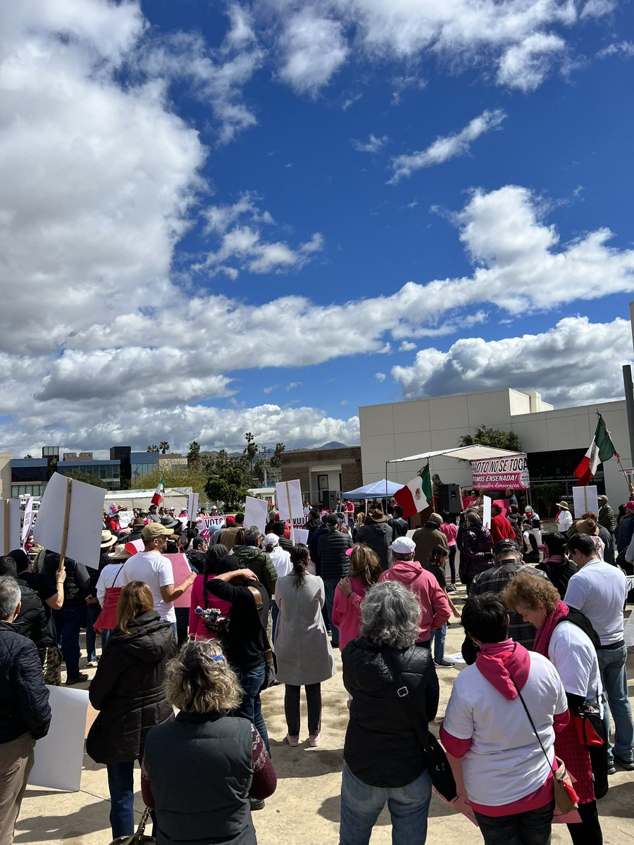Defendiendo el derecho al voto #YodefiendoaINE #MiVotoNoSeToca <a href="/INEMexico/">@INEMexico</a>