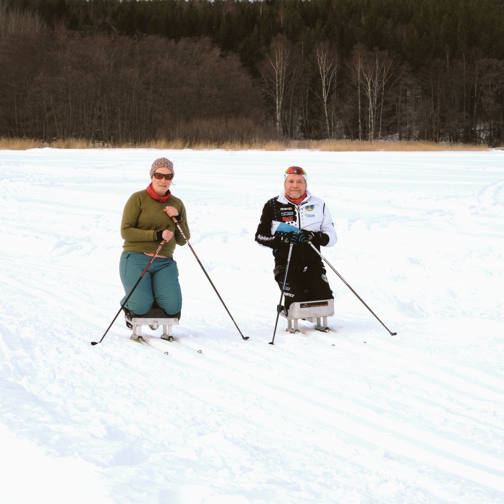 Tried cross-country sit ski today ☺️
An afternoon of many smiles and laughter thanks to Kari Palo-oja 😊❄️💙🤟

#HereditarySpasticParaplygia #MND #Sitski #Sweden #Parasport #NordicSkiing #ChronicIllness #WheelchairGirl #Ski #HSP #alttext #DisabilityTwitter