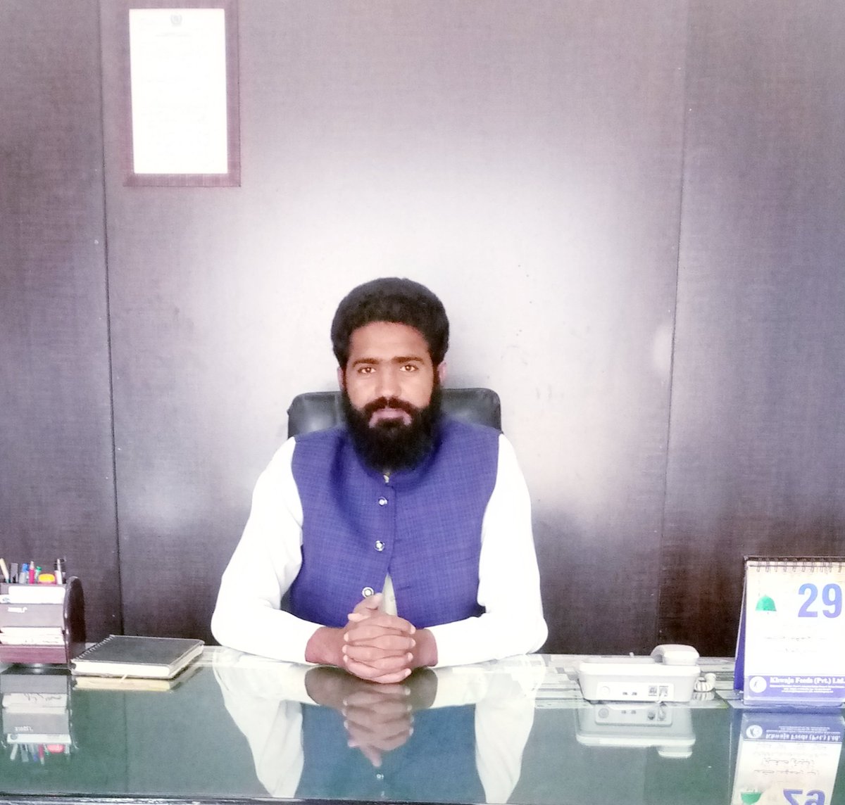 TheAbdullahShow's tweet photo. In Okara ♥️

Abdullah Gujjar is a Speaker, Writer and Entrepreneur. He is the Co-Founder and Chief Executive Officer of Smart Eye Biz E-Commerce Specializing Multinational Company &amp; Host of "TheAbdullahShow".

#TheAbdullahShow #AbdullahGujjar 
#SmartEyeBiz #SEBCEO #SmartEyeBizCEO https://t.co/fpkKeHwLuQ