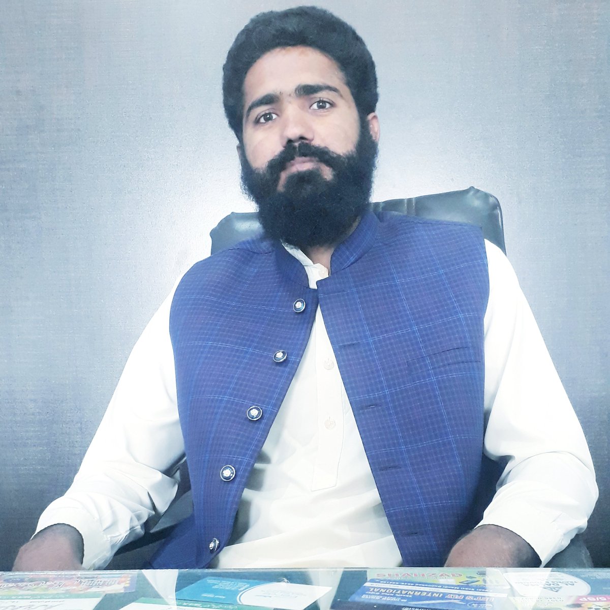 TheAbdullahShow's tweet photo. In Okara ♥️

Abdullah Gujjar is a Speaker, Writer and Entrepreneur. He is the Co-Founder and Chief Executive Officer of Smart Eye Biz E-Commerce Specializing Multinational Company &amp; Host of "TheAbdullahShow".

#TheAbdullahShow #AbdullahGujjar 
#SmartEyeBiz #SEBCEO #SmartEyeBizCEO https://t.co/fpkKeHwLuQ