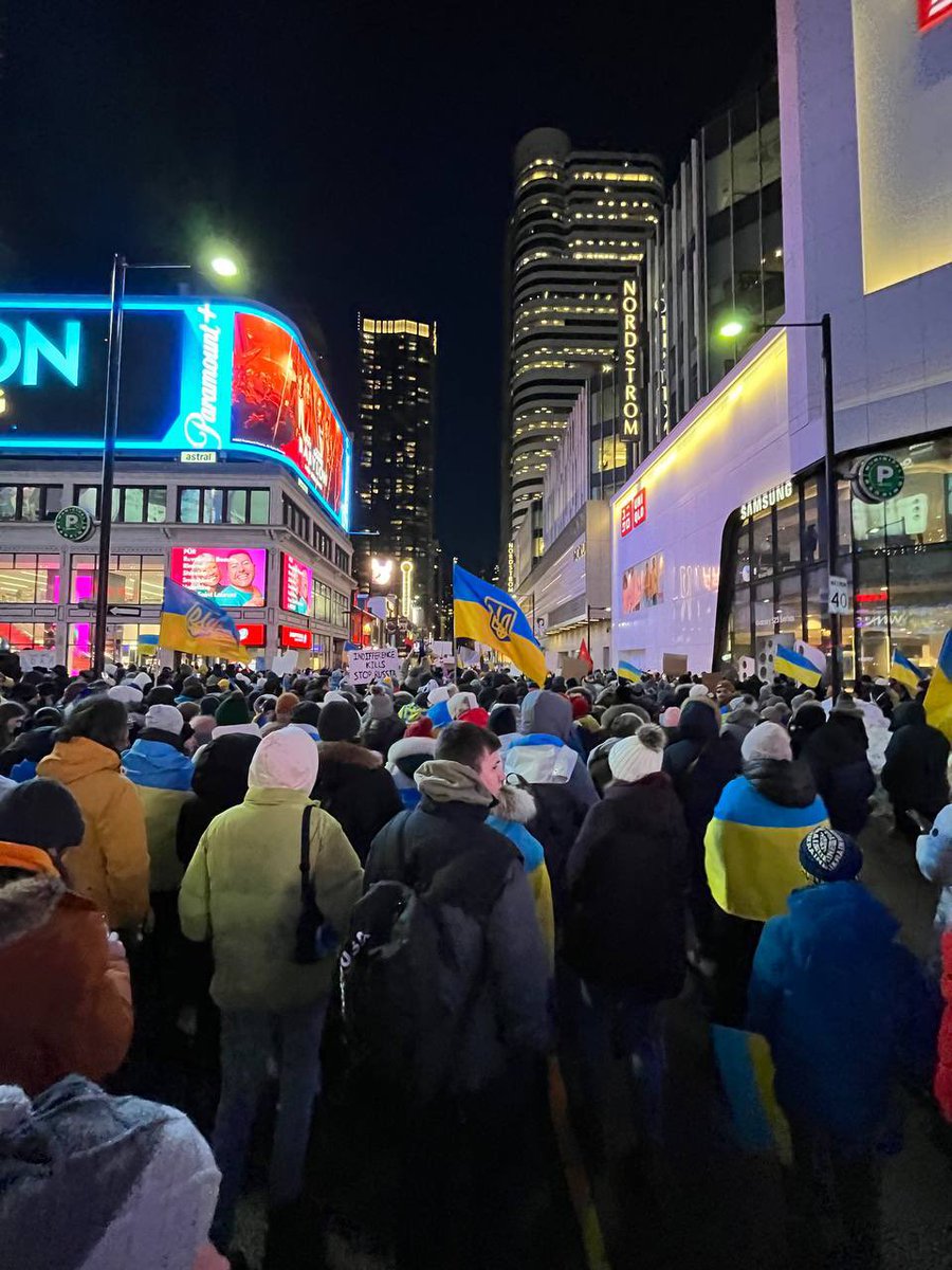 ruscadcommunity's tweet photo. 1/4 This Friday we joined Mega March for Ukraine, starting at Yonge-Dundas Square and finishing with speeches and performances at Nathan Philips Square.

It marked 365 days since the beginning of full-scale Russian invasion. And more years of war against Ukraine and its people. https://t.co/KZmhKvNVhZ