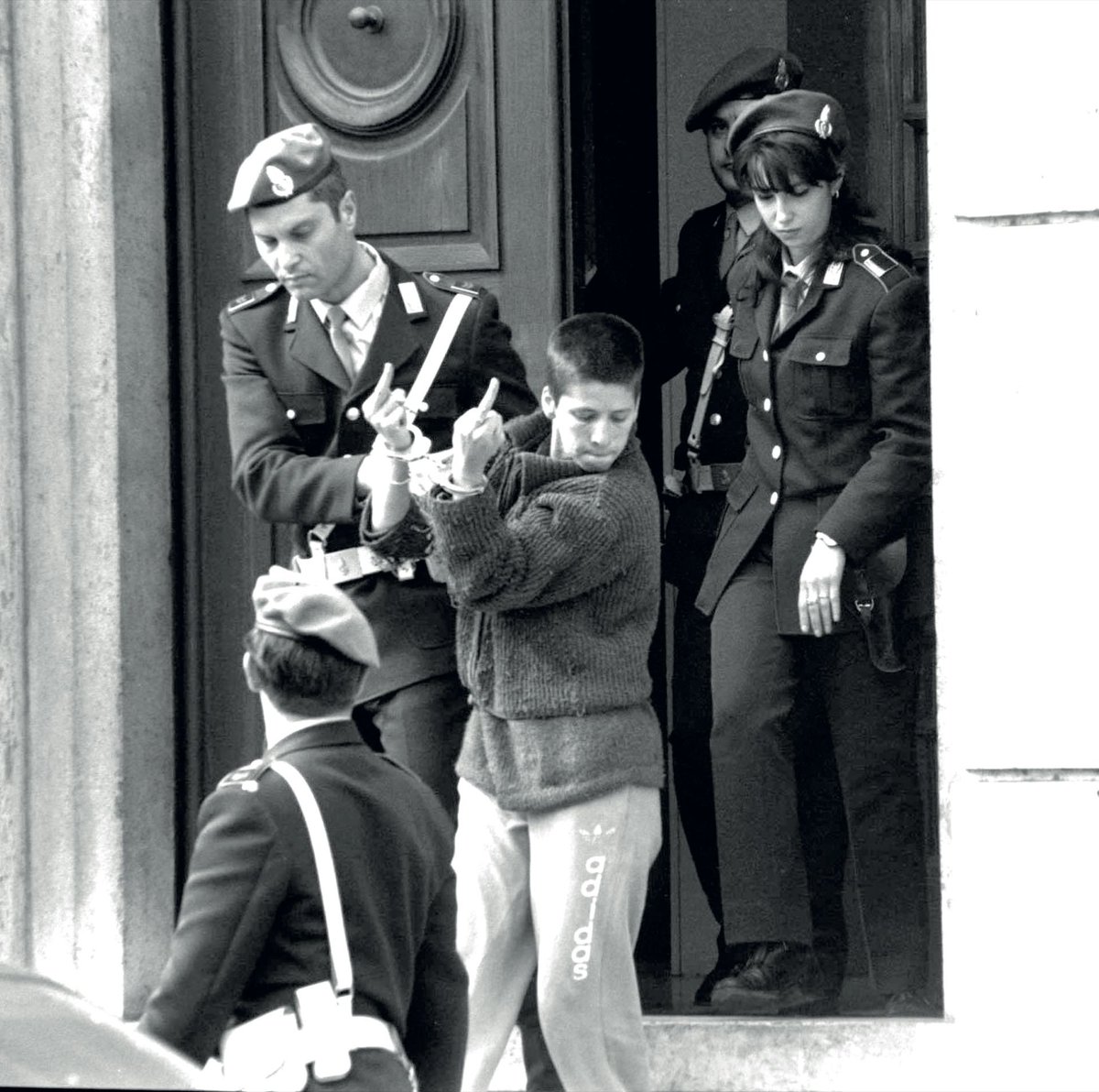 Bona gent, se'n ve capitulàs. Este divendres gravàrem i en no res:

#LaSoledat