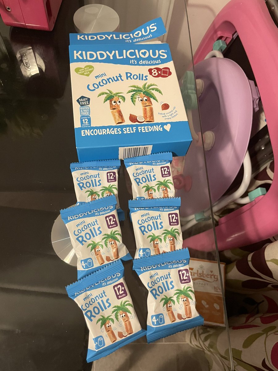 annabellelohe's tweet photo. @sainsburys @kiddyliciousuk been mugged off and only got 6 packs of coconut rolls when the box clearly says 8 packs inside! #muggedoff https://t.co/CT9WOdm3wn