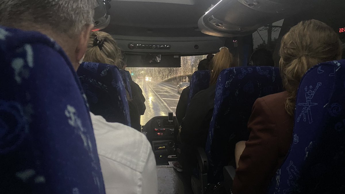 RyanSheales's tweet photo. Buses replacing trains.
#VLine #BendigoLine #TrackUpgrades https://t.co/dT64ptg8bq